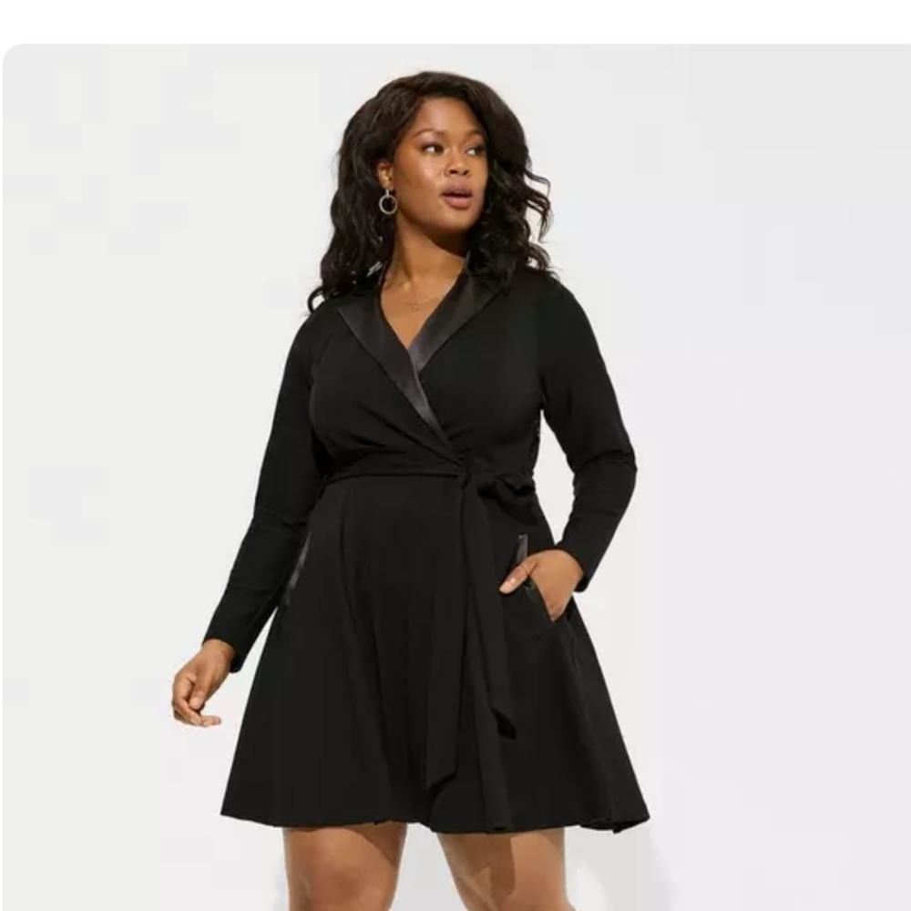 TORRID Size 26 Black TUXEDO Wrap MINI Dress NEW